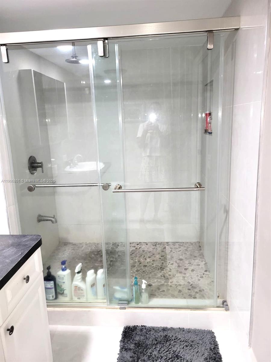 C H E ACRES - Residential