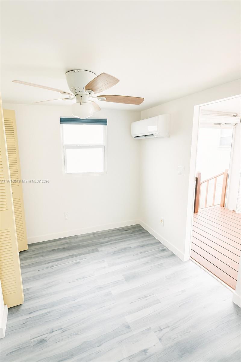 BRINY BREEZES - Residential