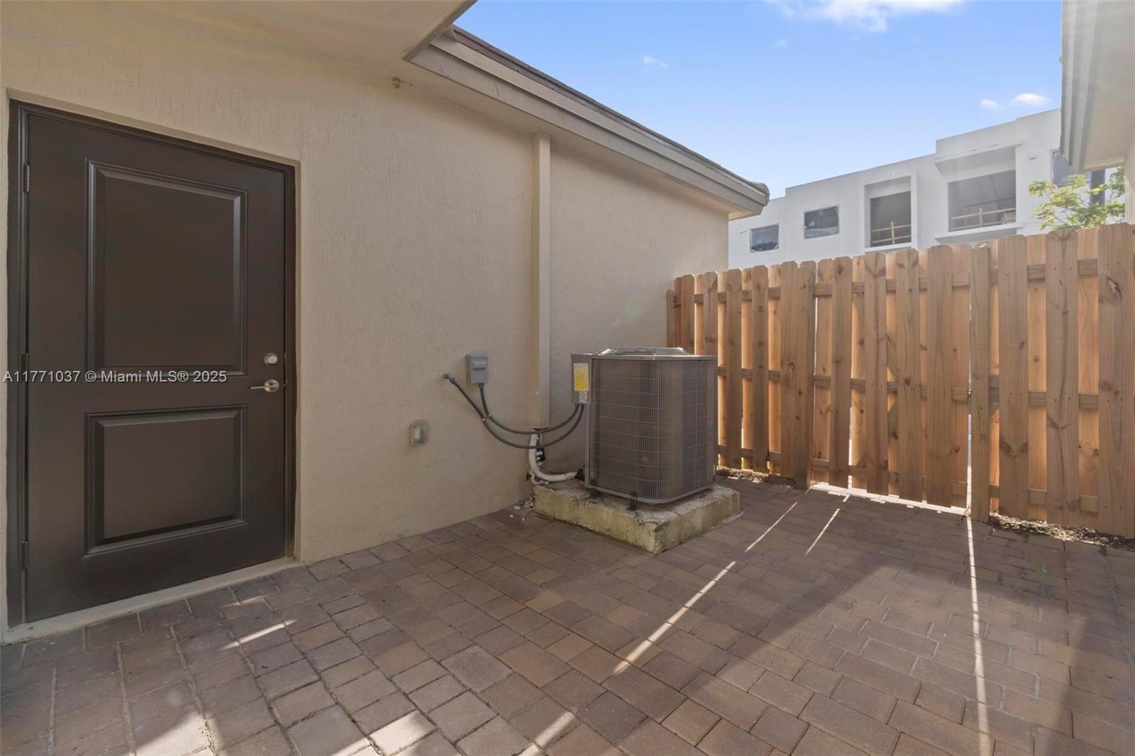 DOWN SOUTH - Residential