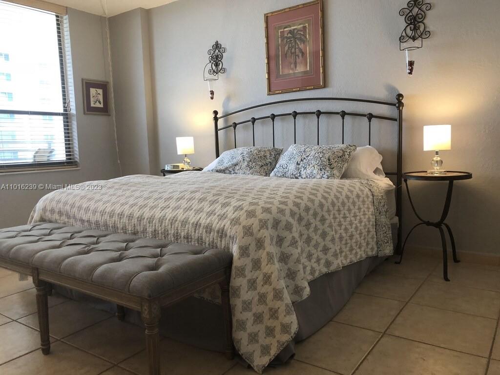 ALEXANDER TOWERS CONDO - Residential Lease