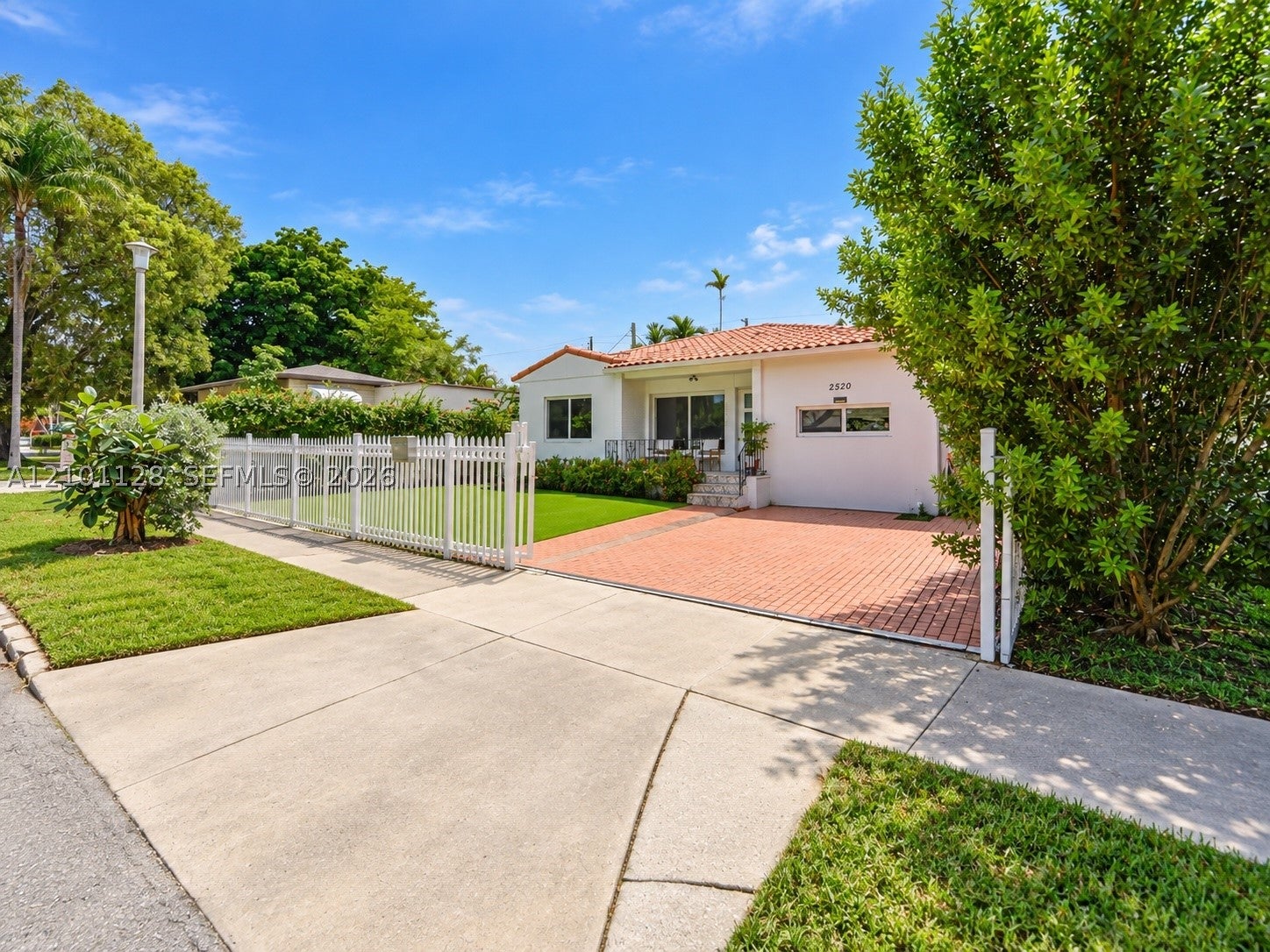 2520 SW 22nd Ter