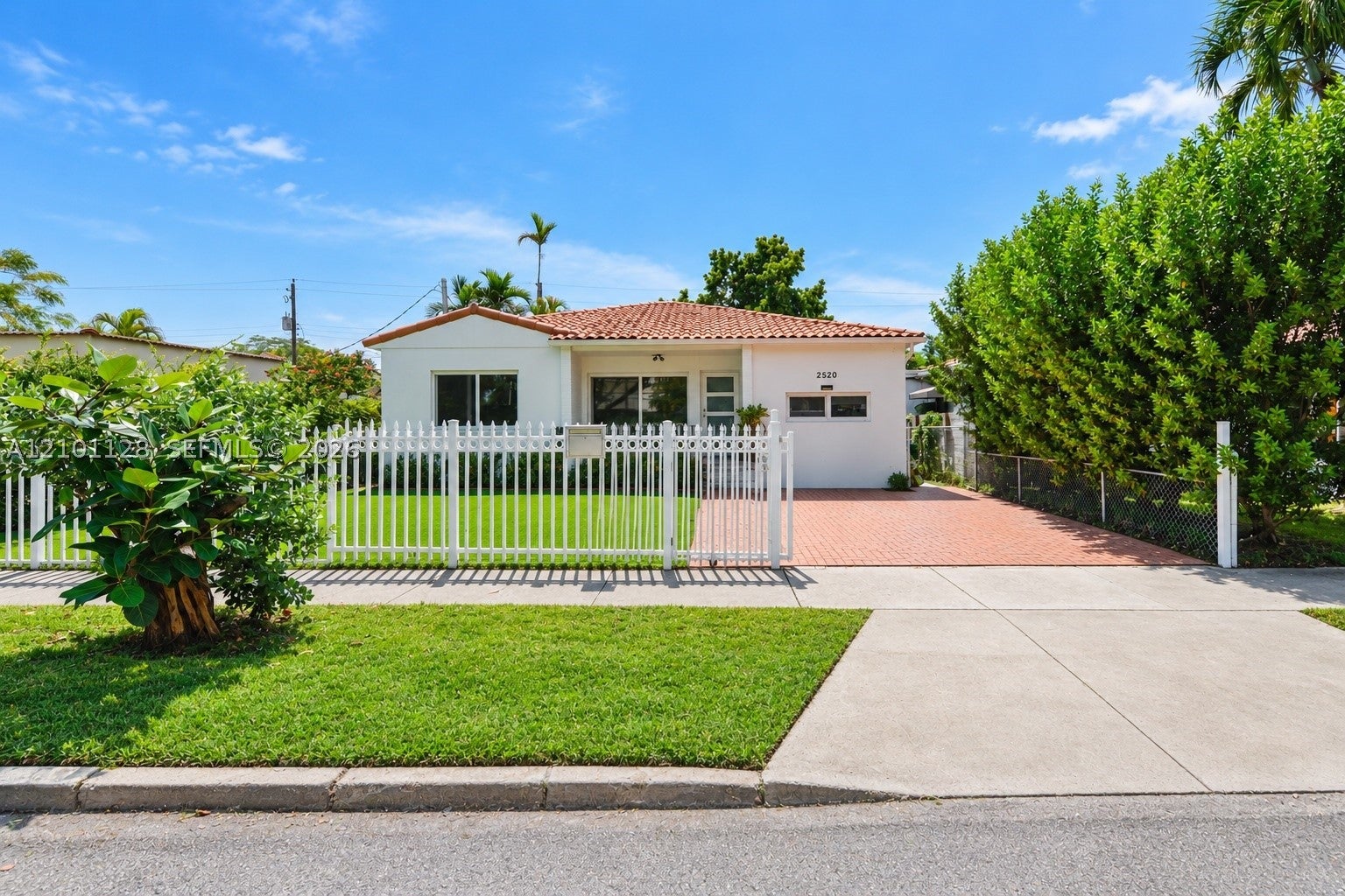 2520 SW 22nd Ter