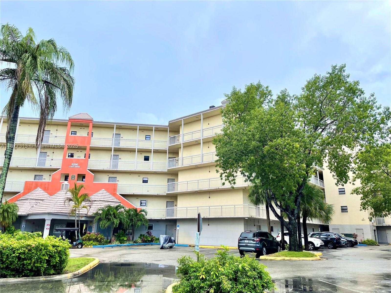 LAS VISTAS AT DORAL CONDO - Residential