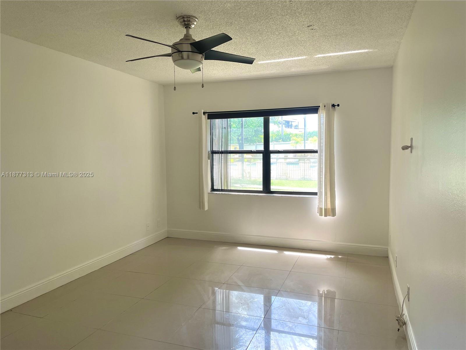 LAS VISTAS AT DORAL CONDO - Residential