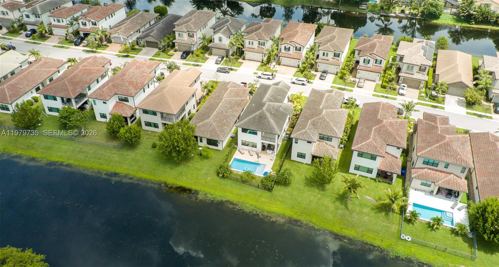 PEMBROKE LAKES SOUTH - Residential