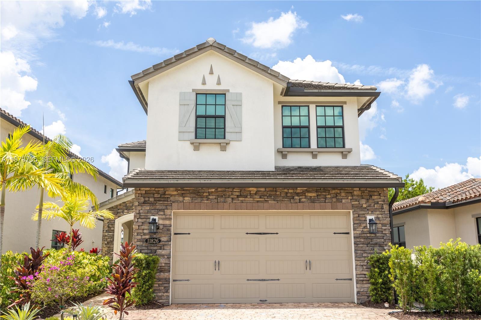 PEMBROKE LAKES SOUTH - Residential