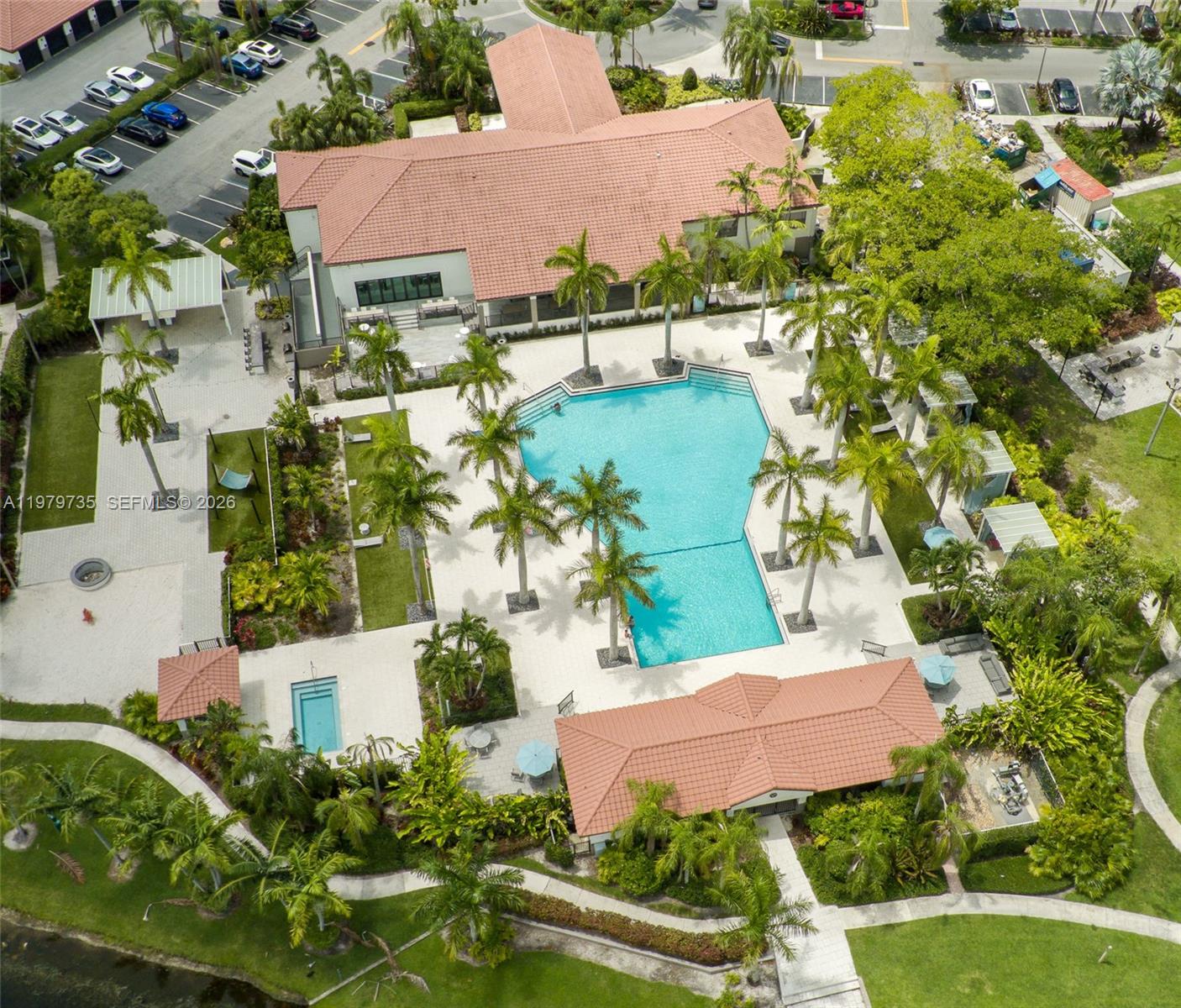 PEMBROKE LAKES SOUTH - Residential