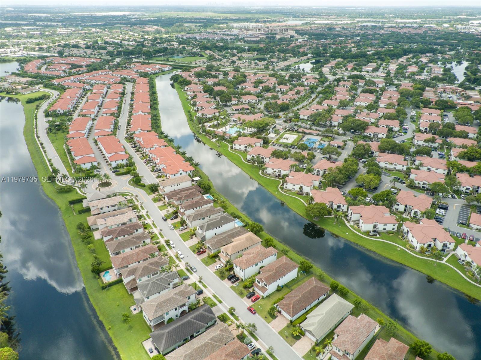 PEMBROKE LAKES SOUTH - Residential