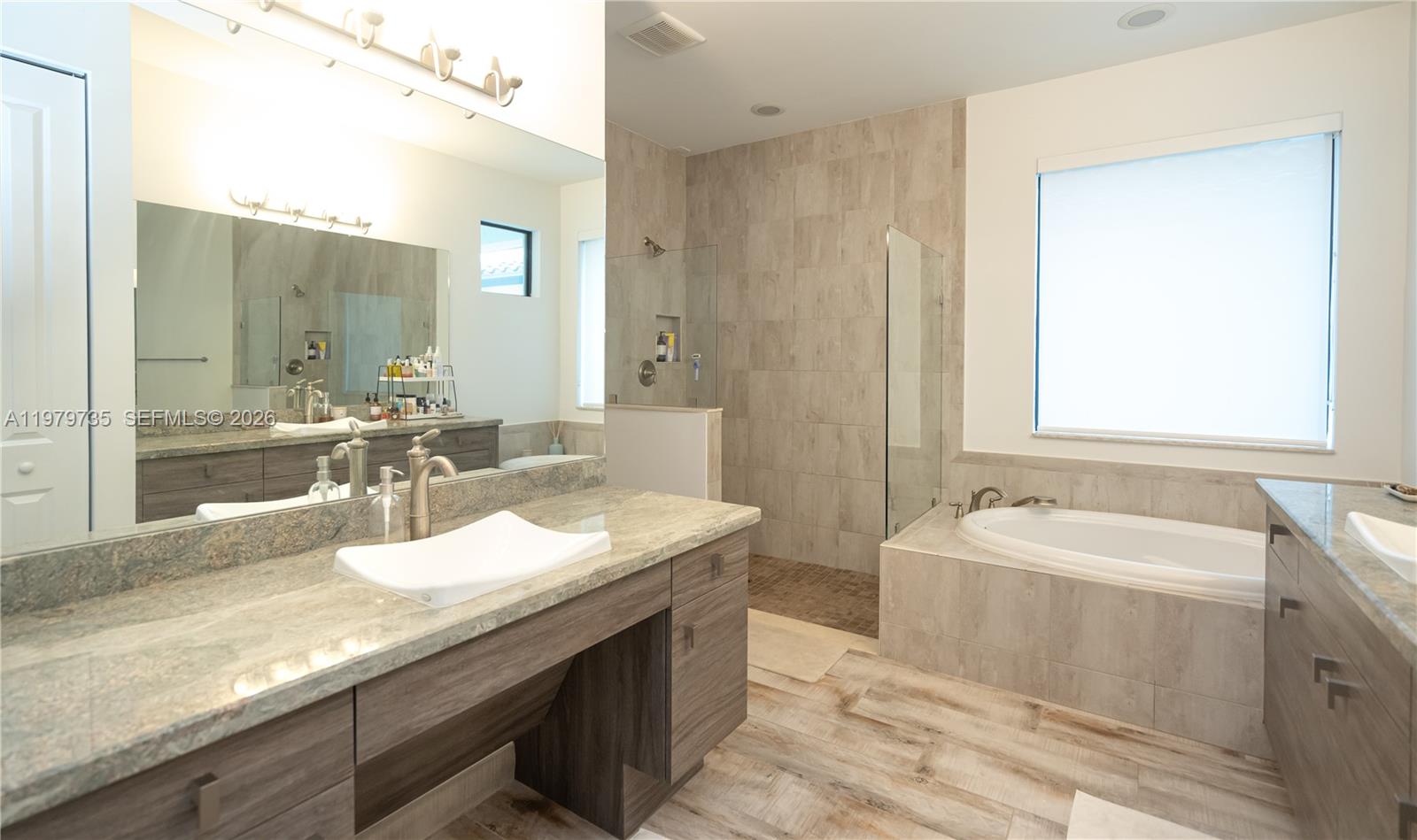 PEMBROKE LAKES SOUTH - Residential