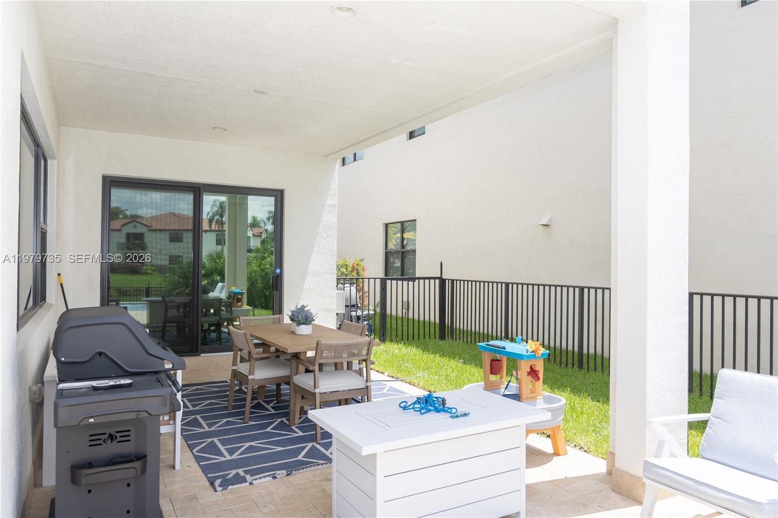 PEMBROKE LAKES SOUTH - Residential