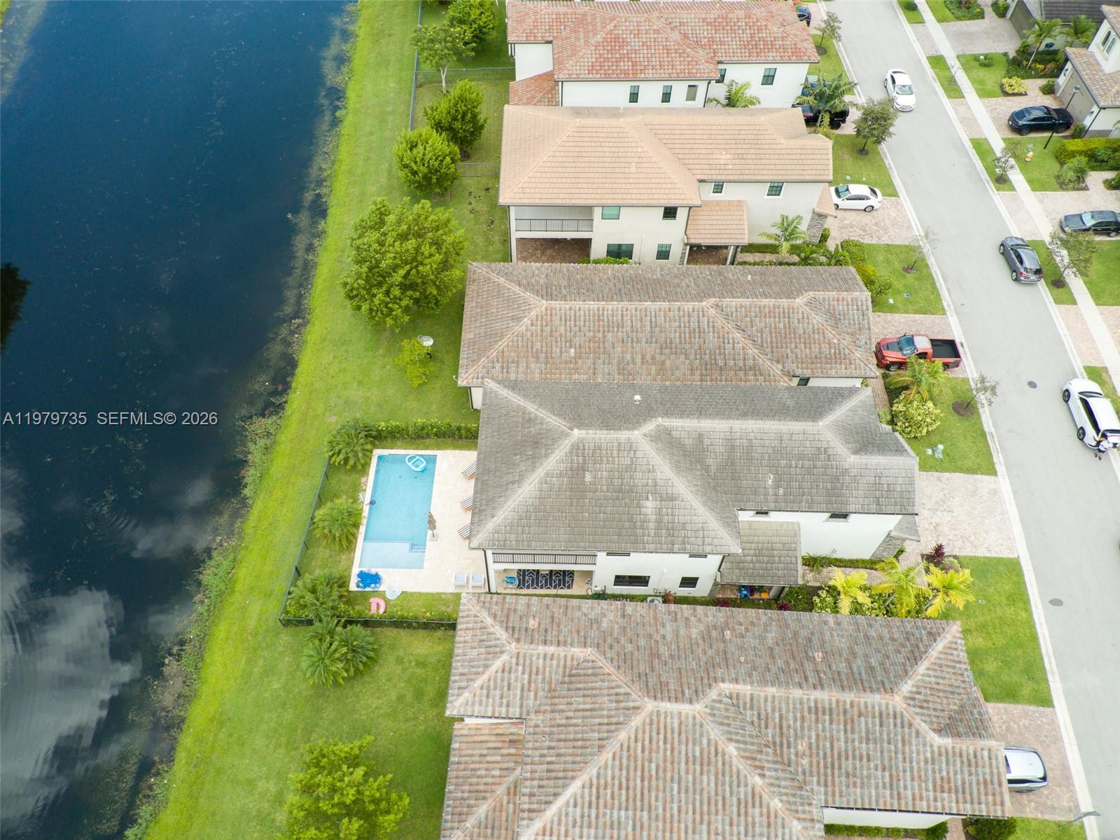 PEMBROKE LAKES SOUTH - Residential