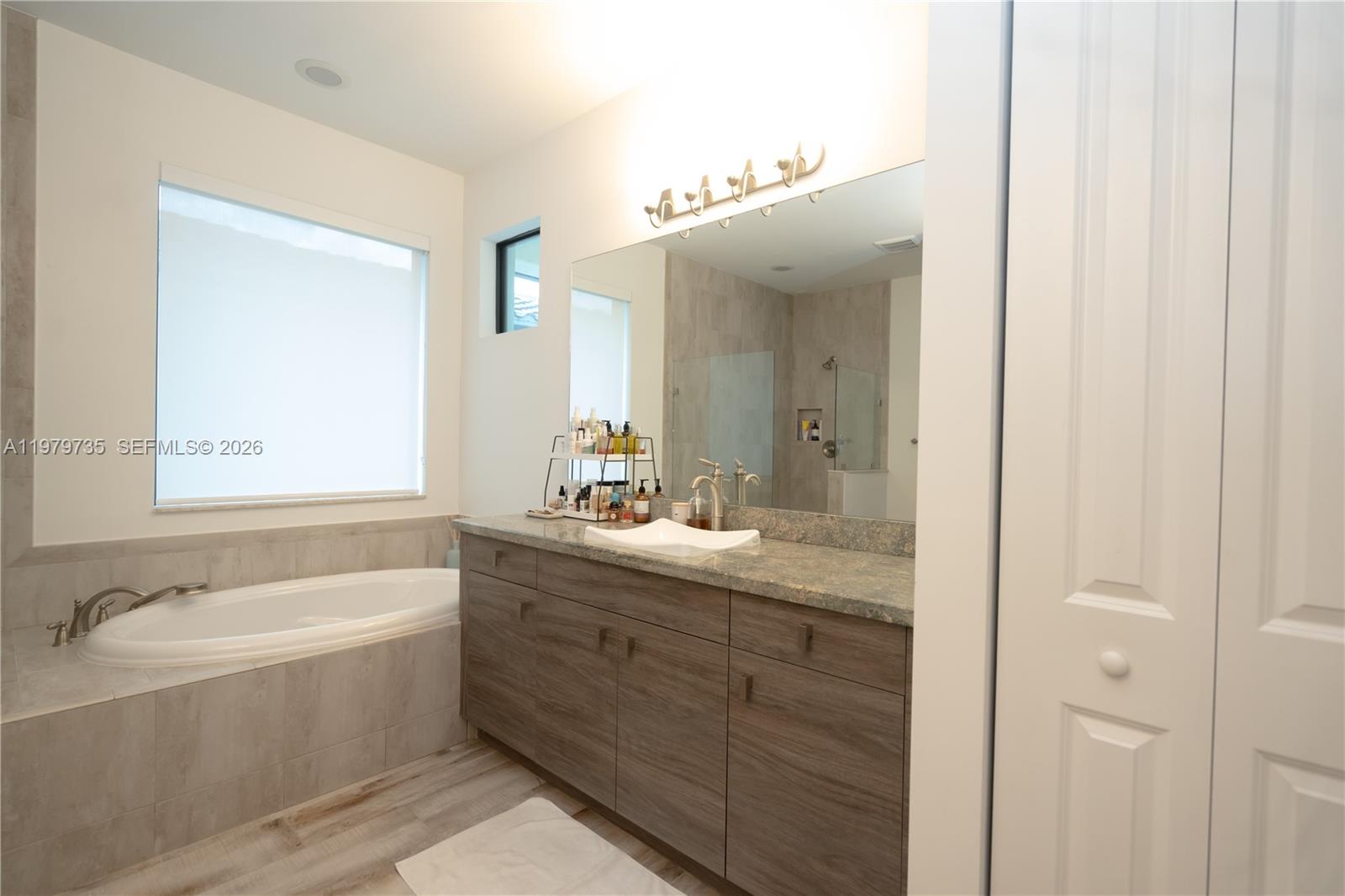 PEMBROKE LAKES SOUTH - Residential