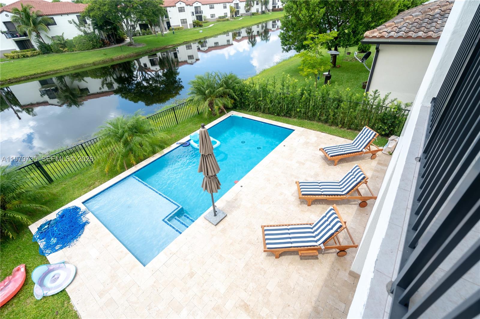 PEMBROKE LAKES SOUTH - Residential