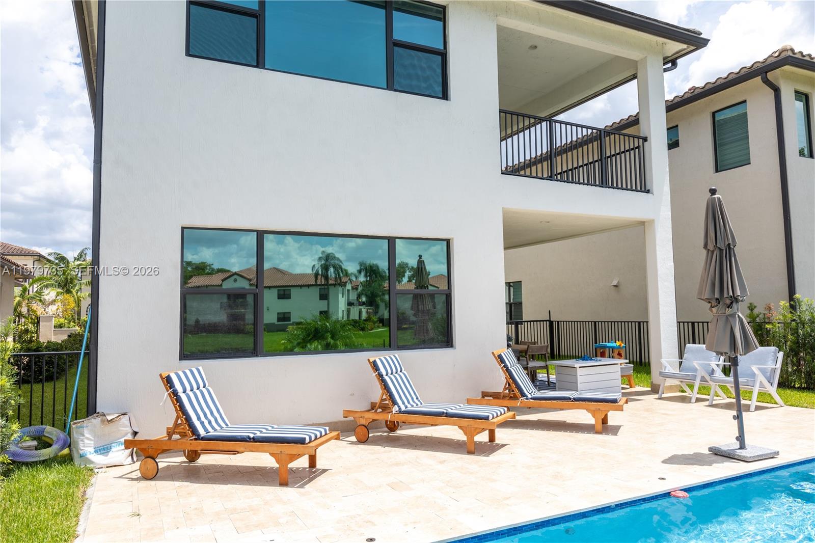 PEMBROKE LAKES SOUTH - Residential