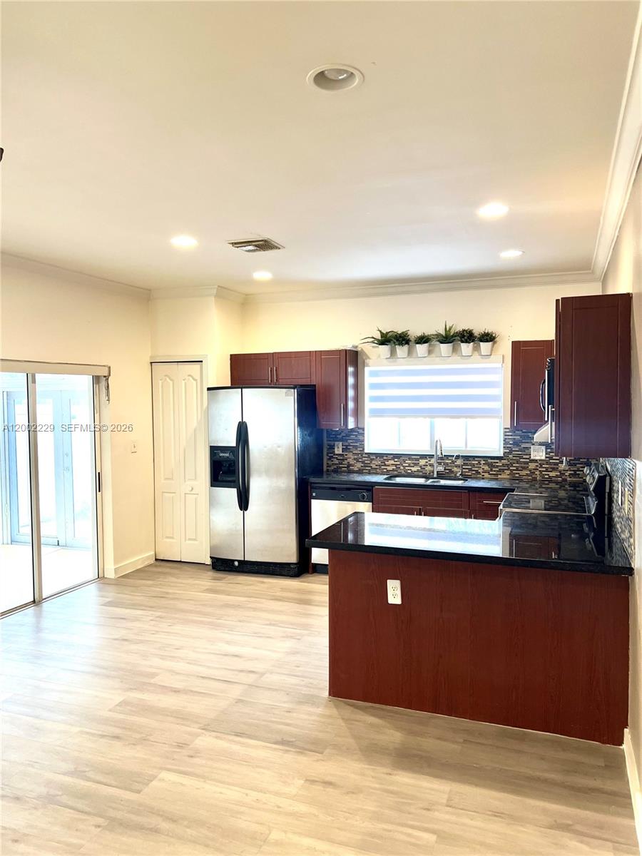 REPLAT OF PORTION OF M P - Residential