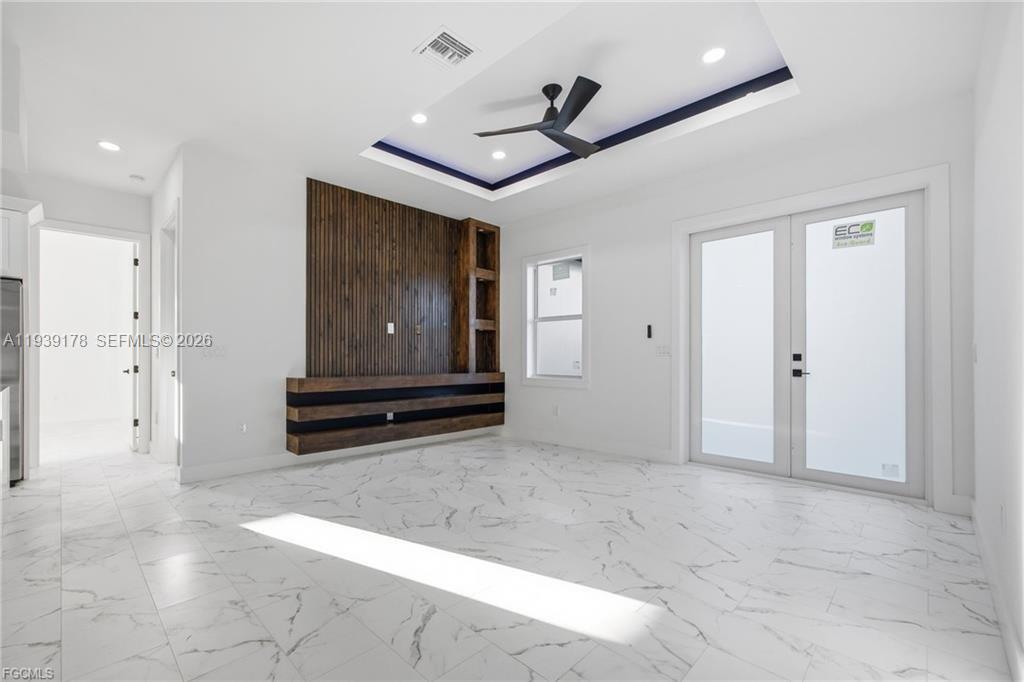 Port LaBelle - Residential