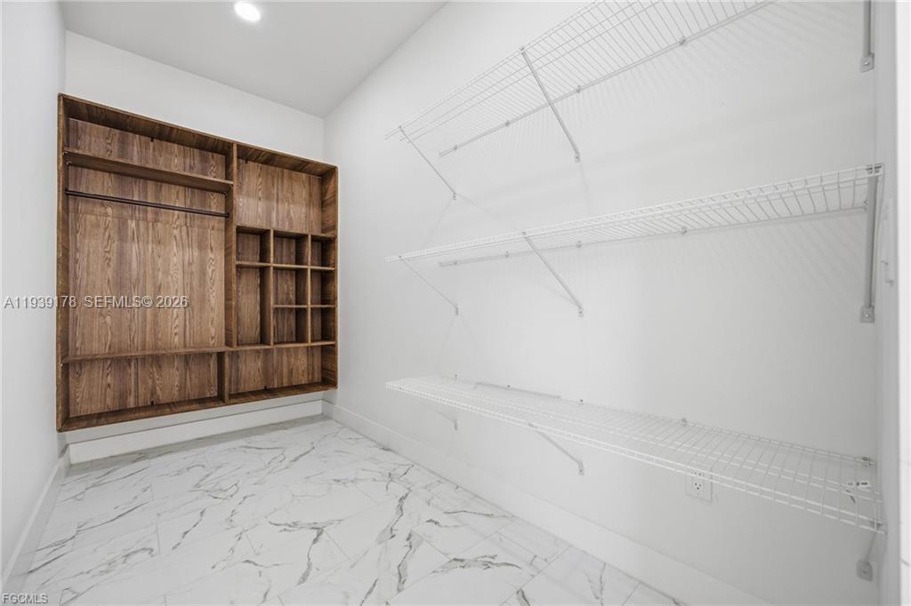 Port LaBelle - Residential