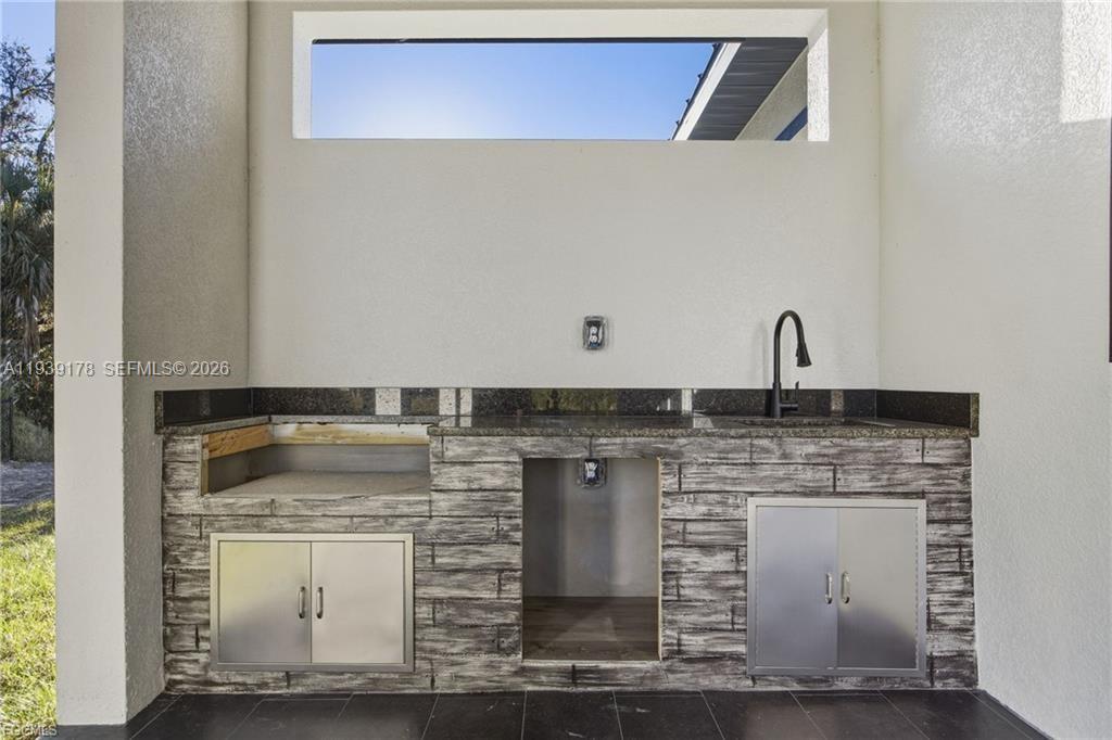 Port LaBelle - Residential