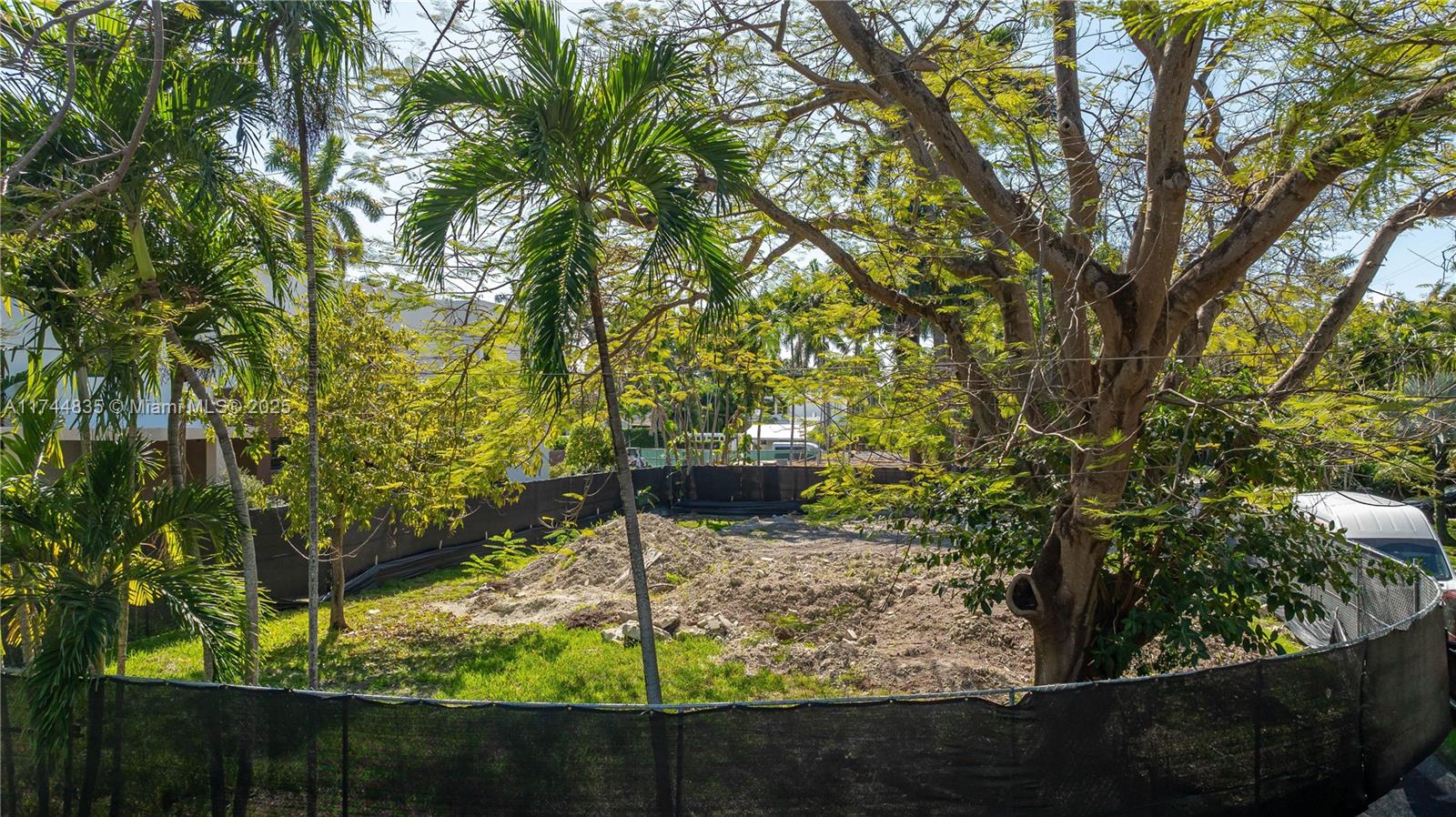 SAN MARINO ISLAND - Residential