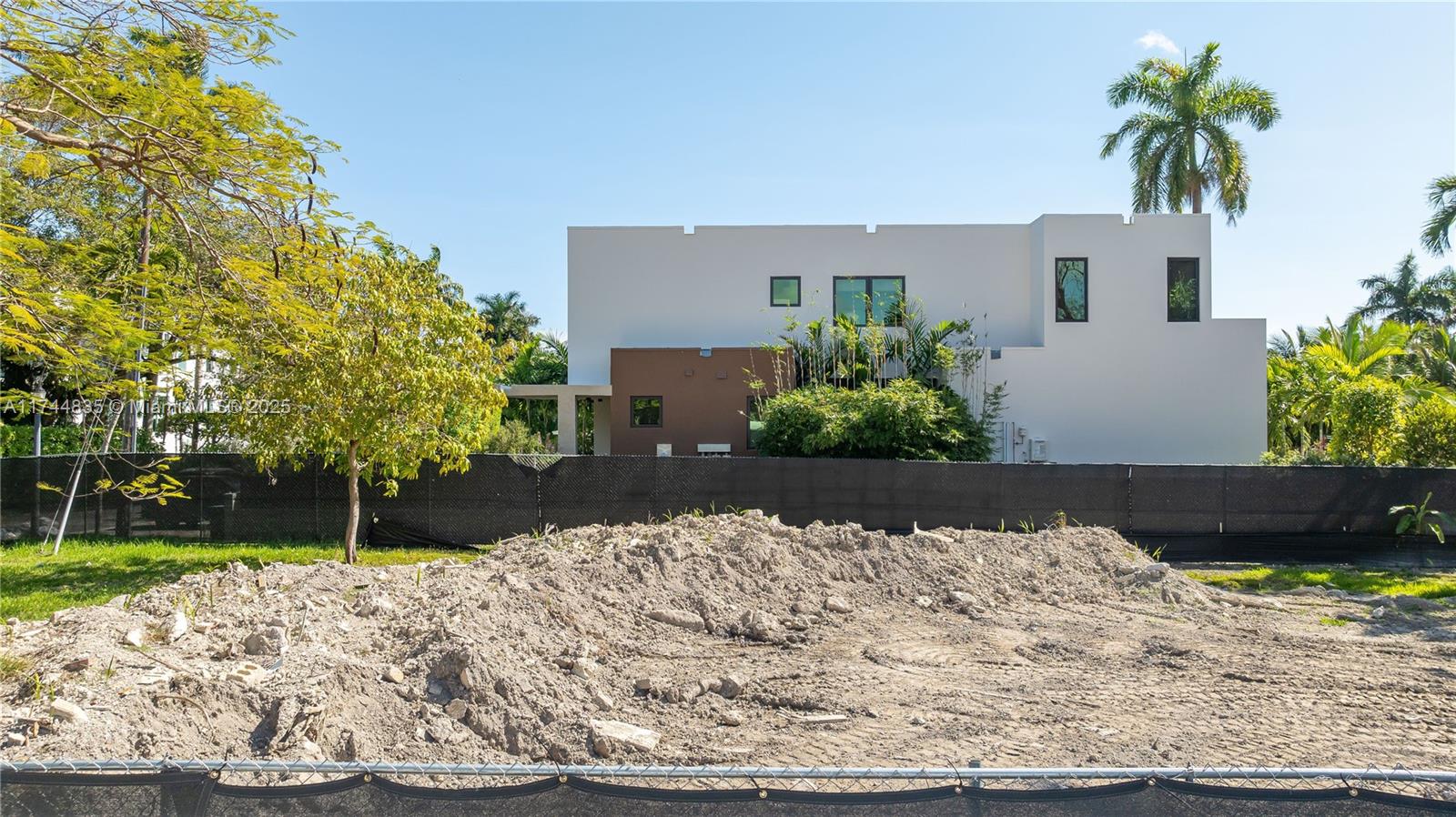 SAN MARINO ISLAND - Residential