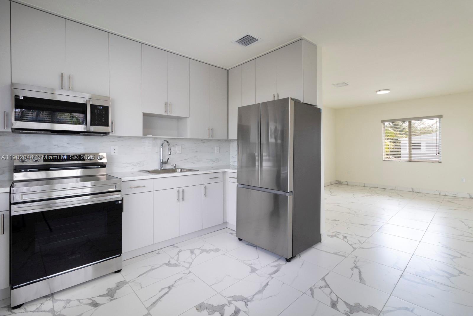 DEL RIO PARK - Residential Lease