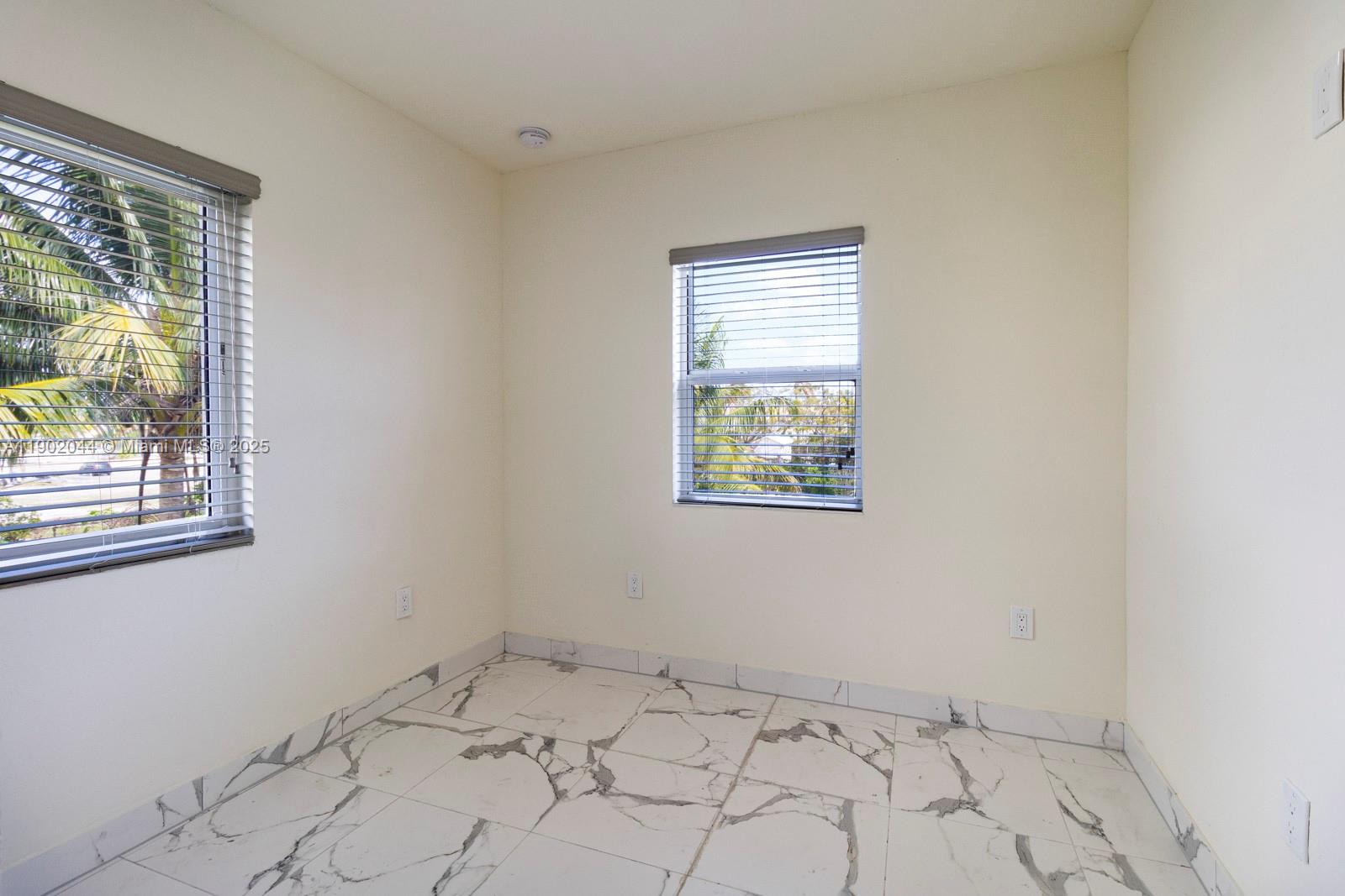 DEL RIO PARK - Residential Lease