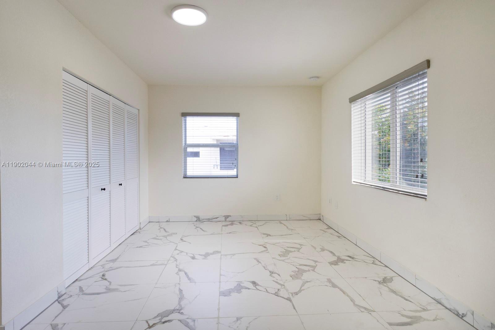 DEL RIO PARK - Residential Lease