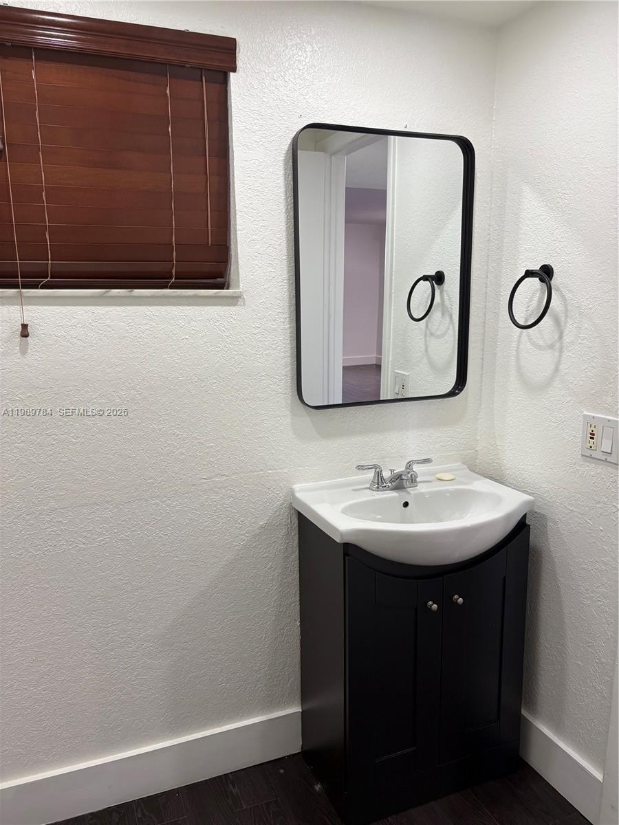 THE HORIZONS CONDO #7 - Residential Lease