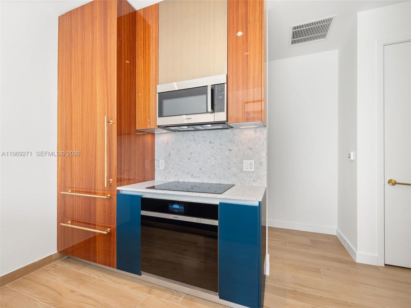 2655 SOUTH BAYSHORE DRIVE - Residential