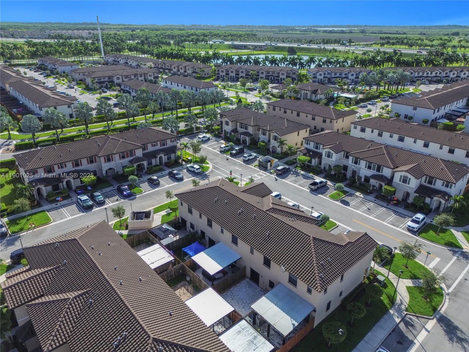 COCO PALM VILLAS - Residential