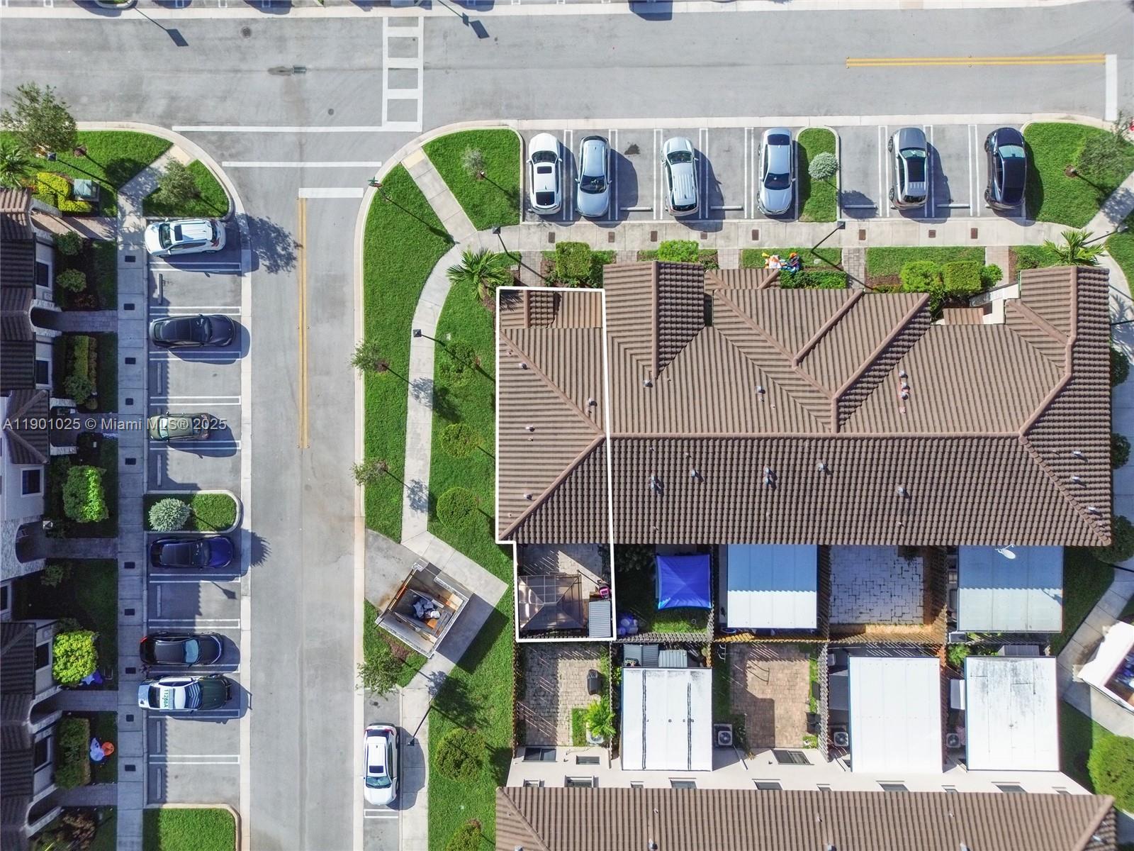 COCO PALM VILLAS - Residential
