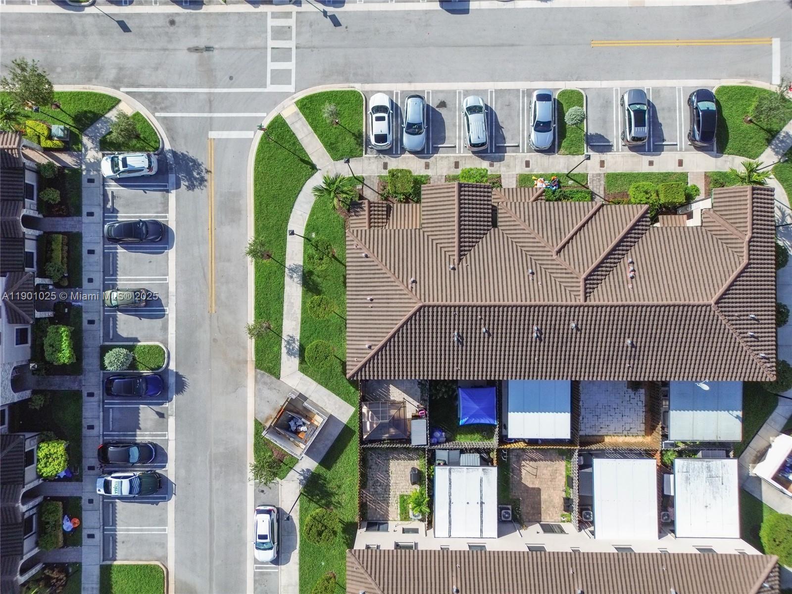 COCO PALM VILLAS - Residential