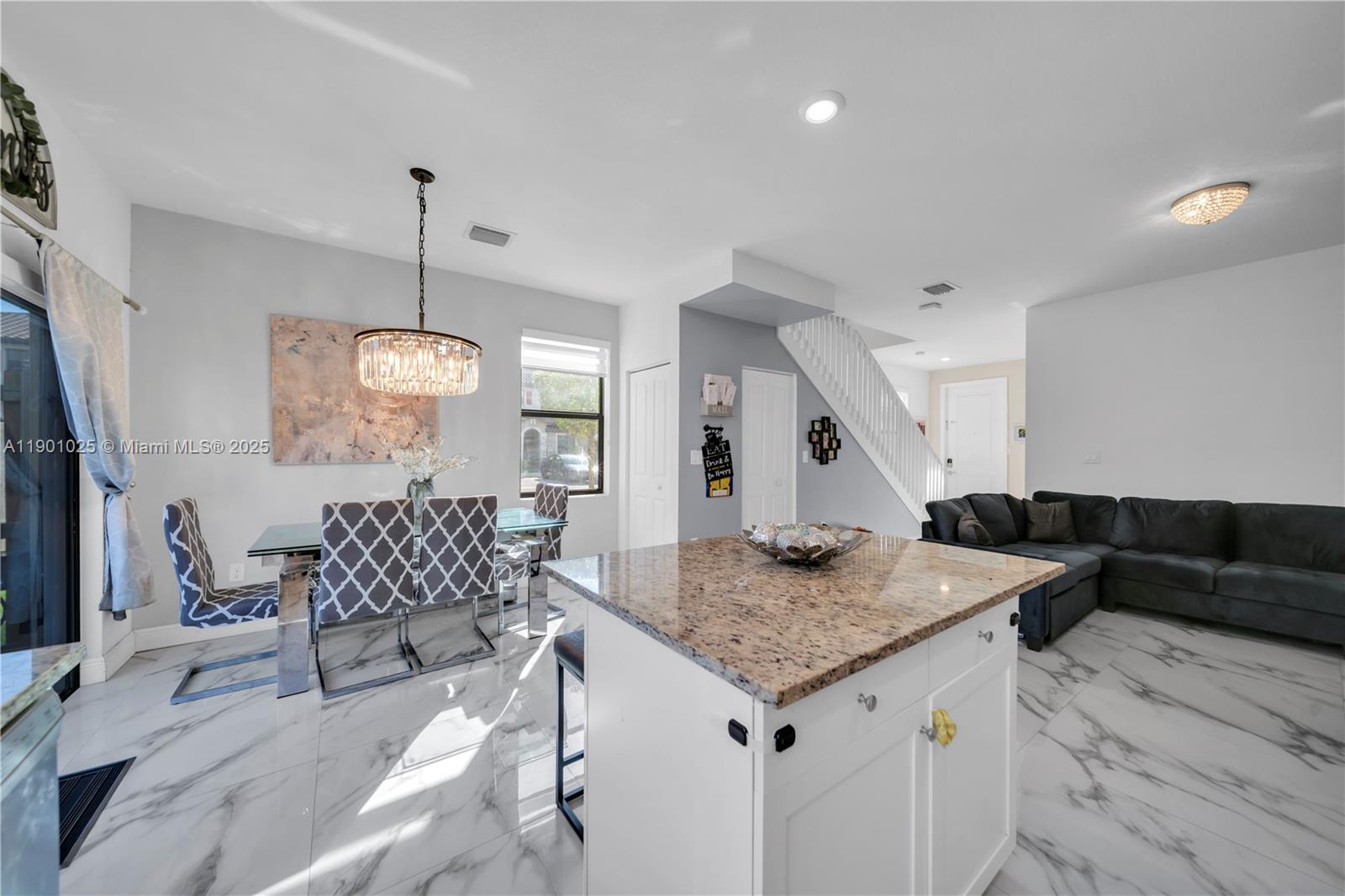 COCO PALM VILLAS - Residential