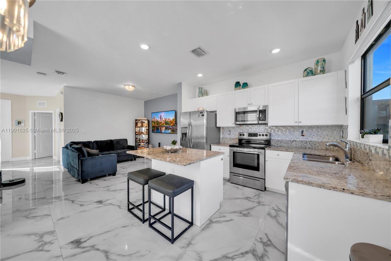 COCO PALM VILLAS - Residential