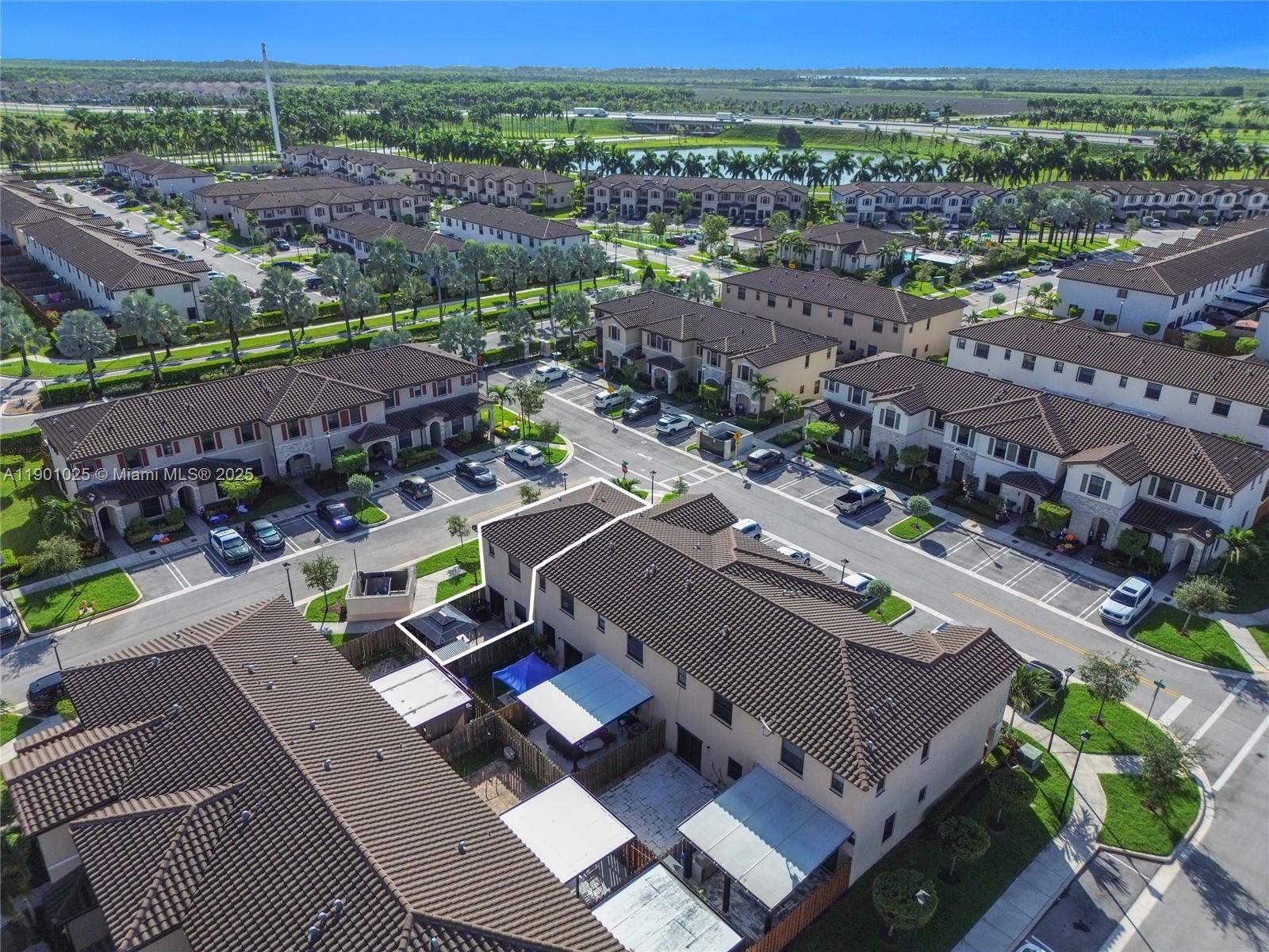 COCO PALM VILLAS - Residential