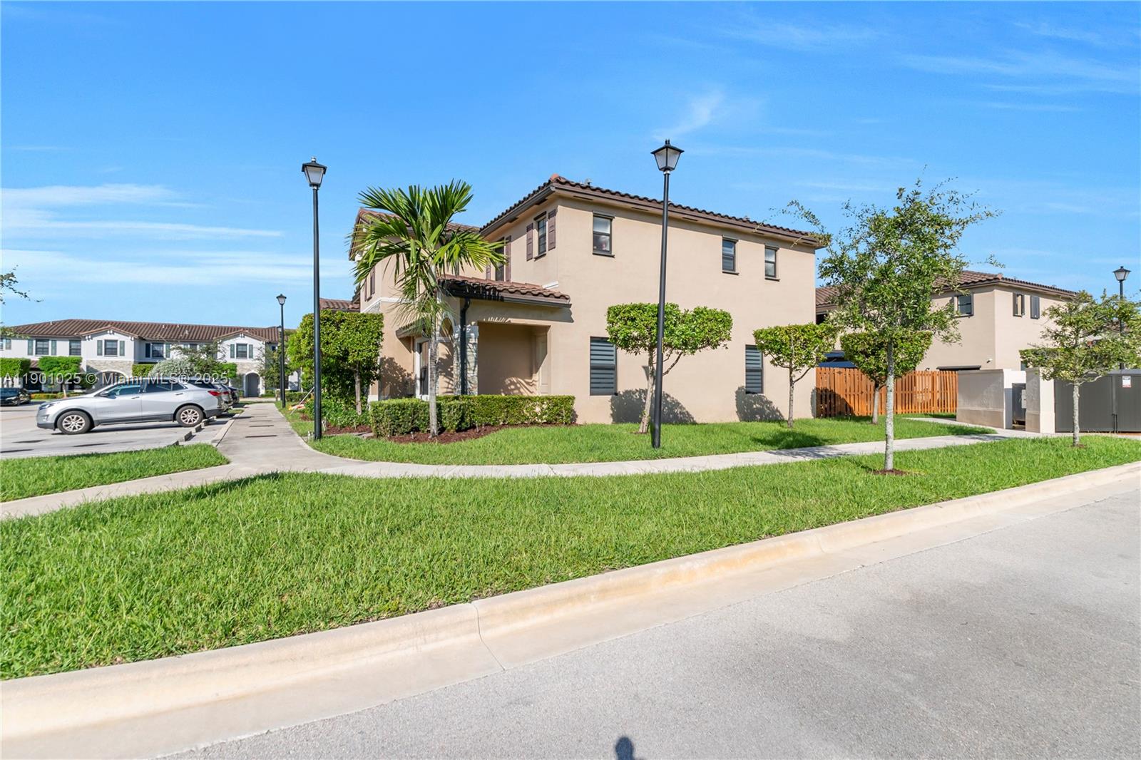 11361 SW 249th St, Homestead, FL, 33032/$400,000 4 11361 SW 249th St