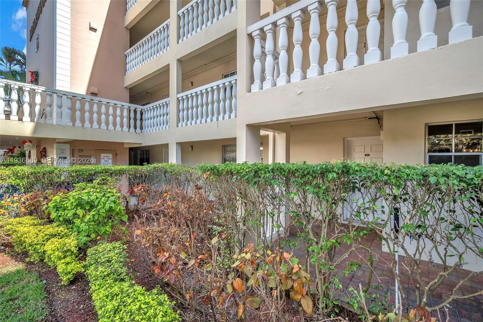 BRIARWOOD CLUB CONDO 1 - Residential