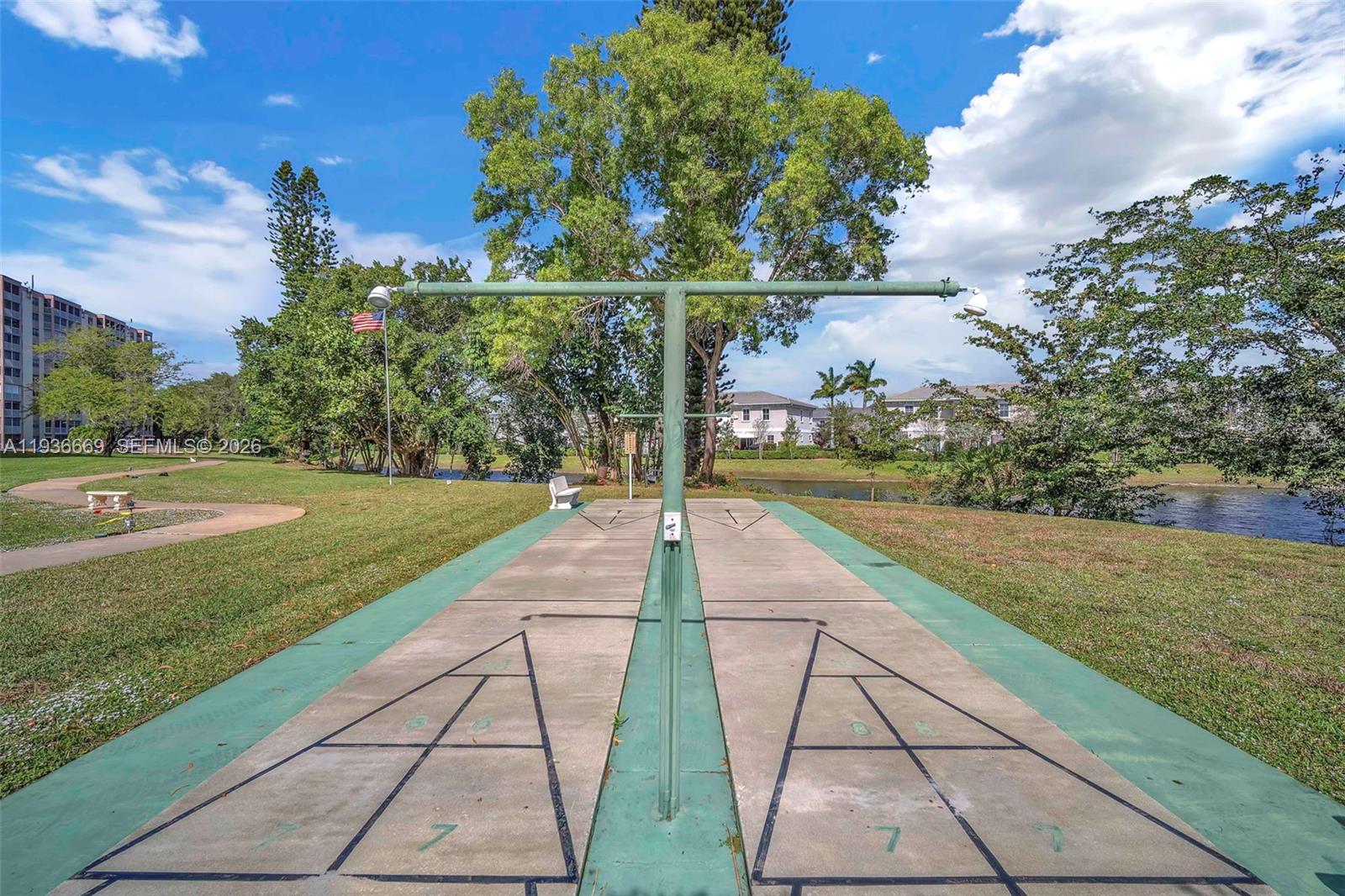 BRIARWOOD CLUB CONDO 1 - Residential