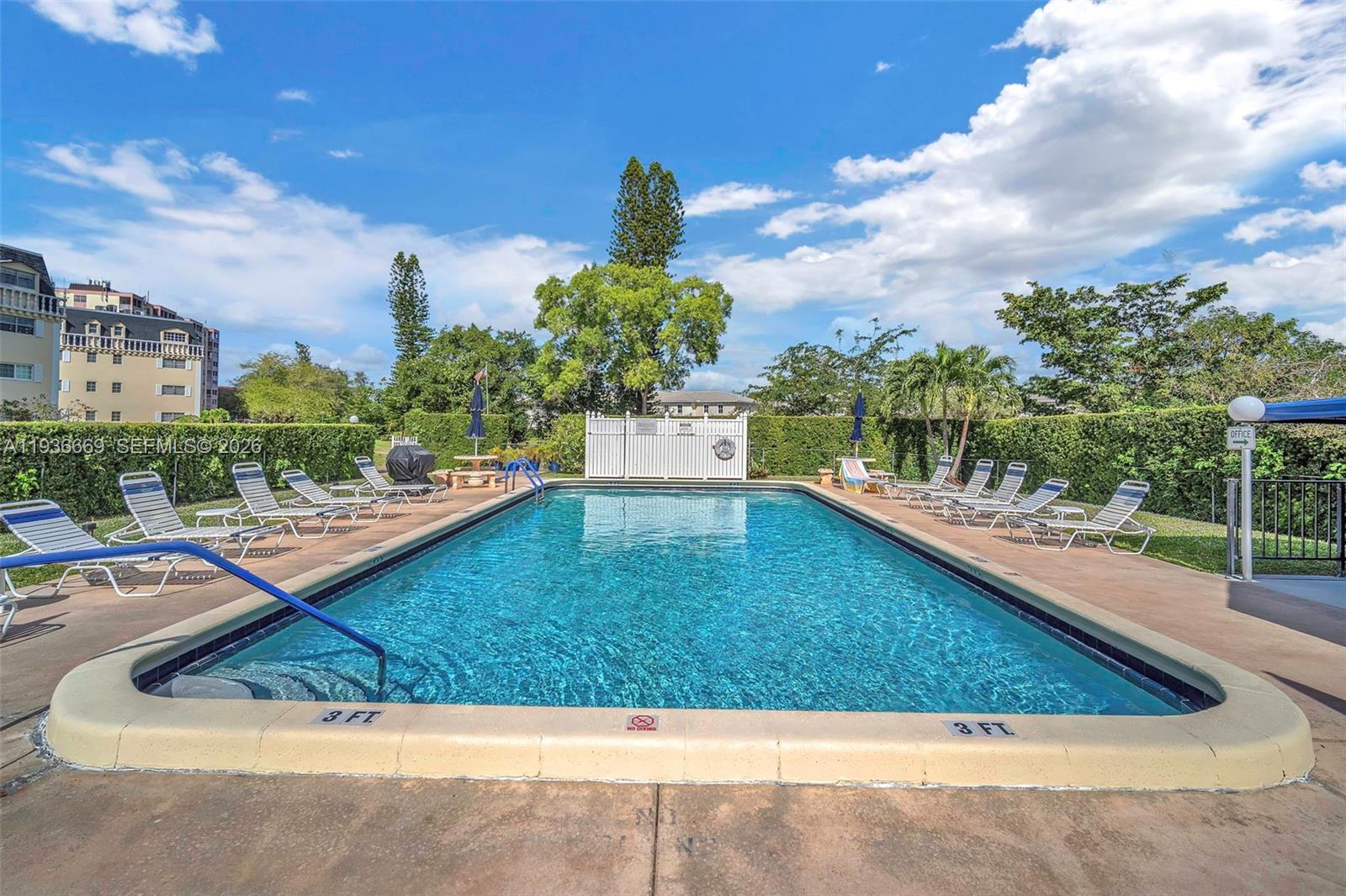 BRIARWOOD CLUB CONDO 1 - Residential