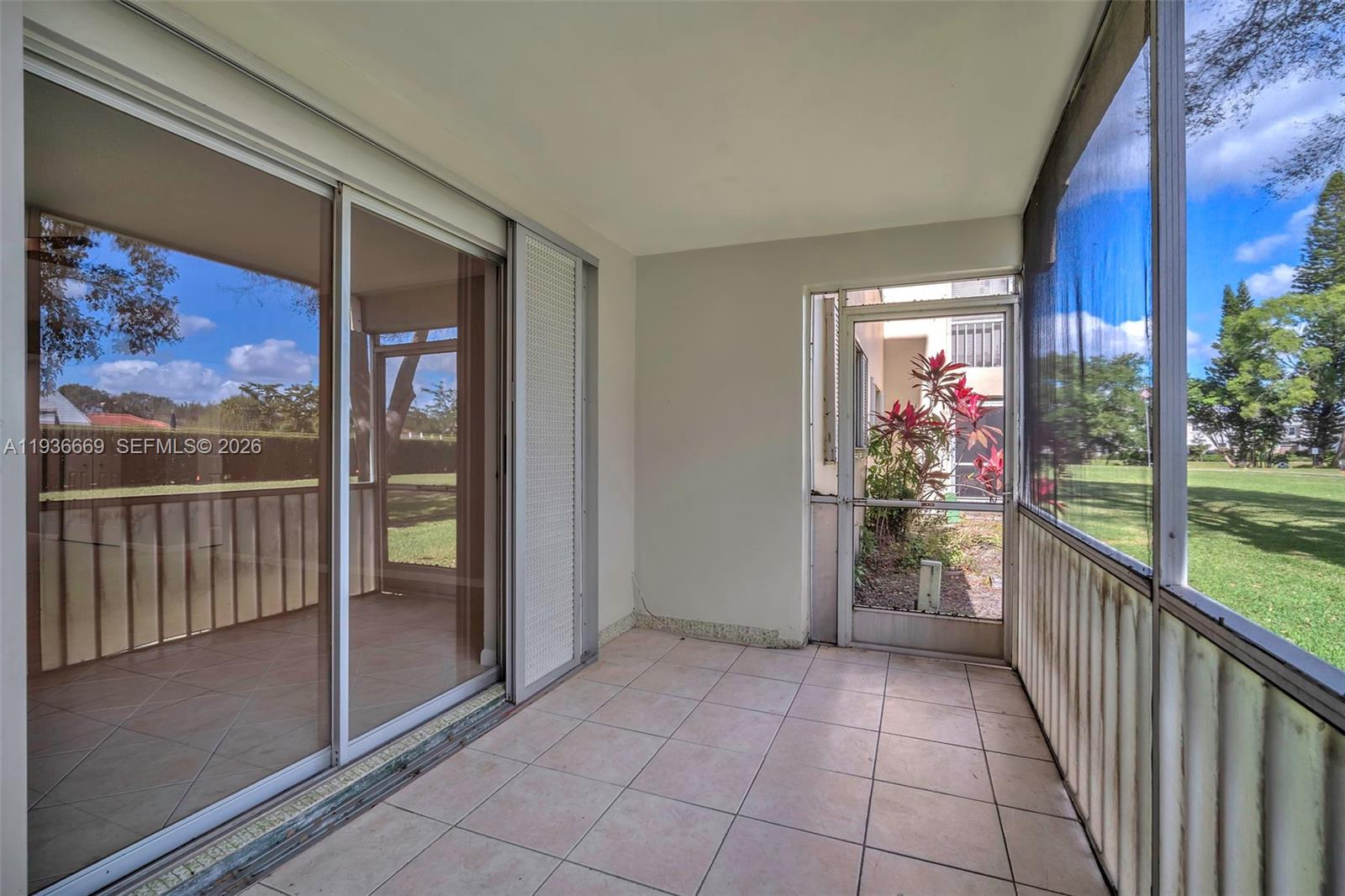 BRIARWOOD CLUB CONDO 1 - Residential