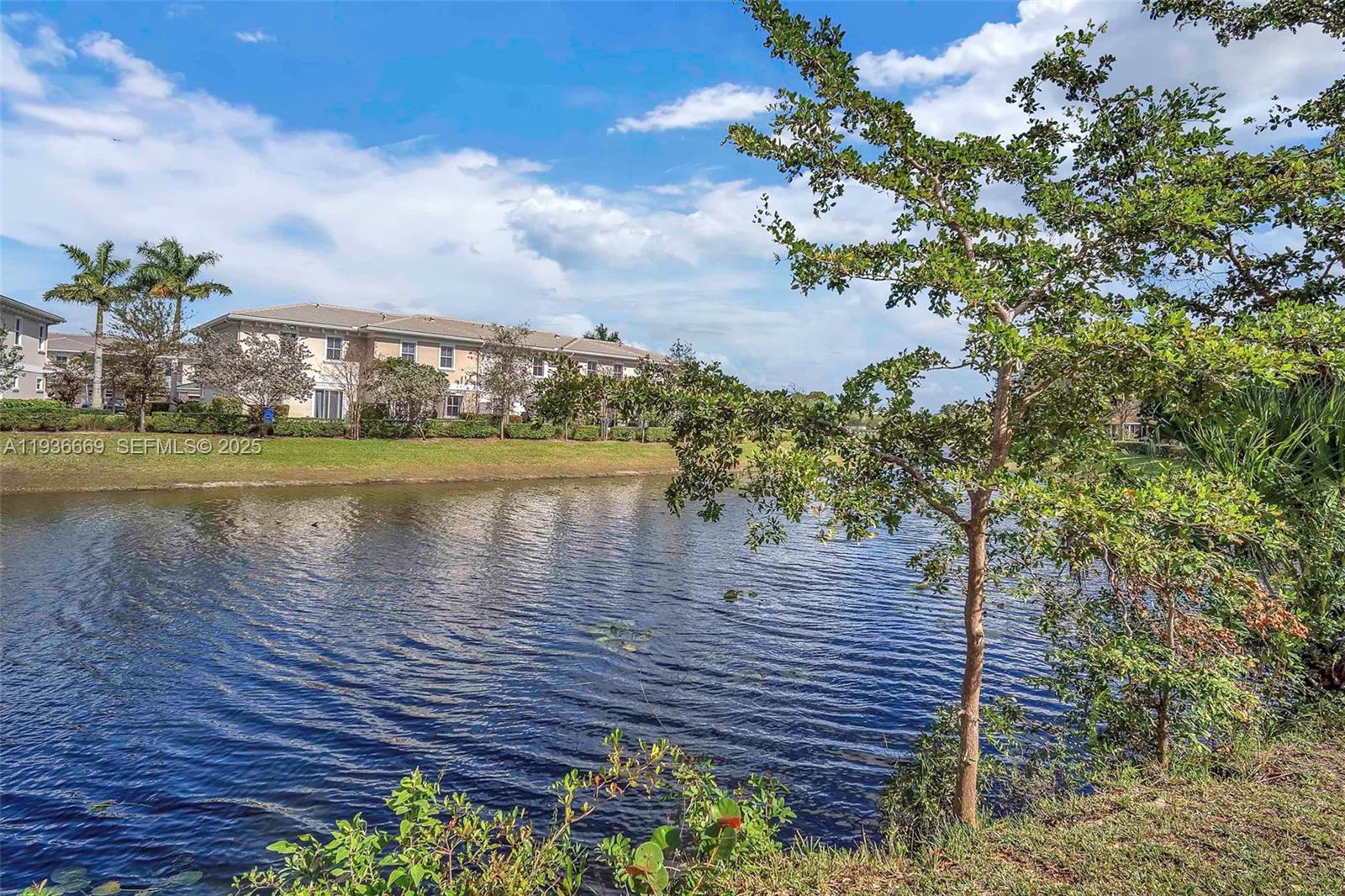 BRIARWOOD CLUB CONDO 1 - Residential