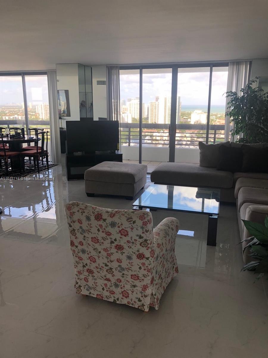 3500 Mystic Pointe Dr 3004