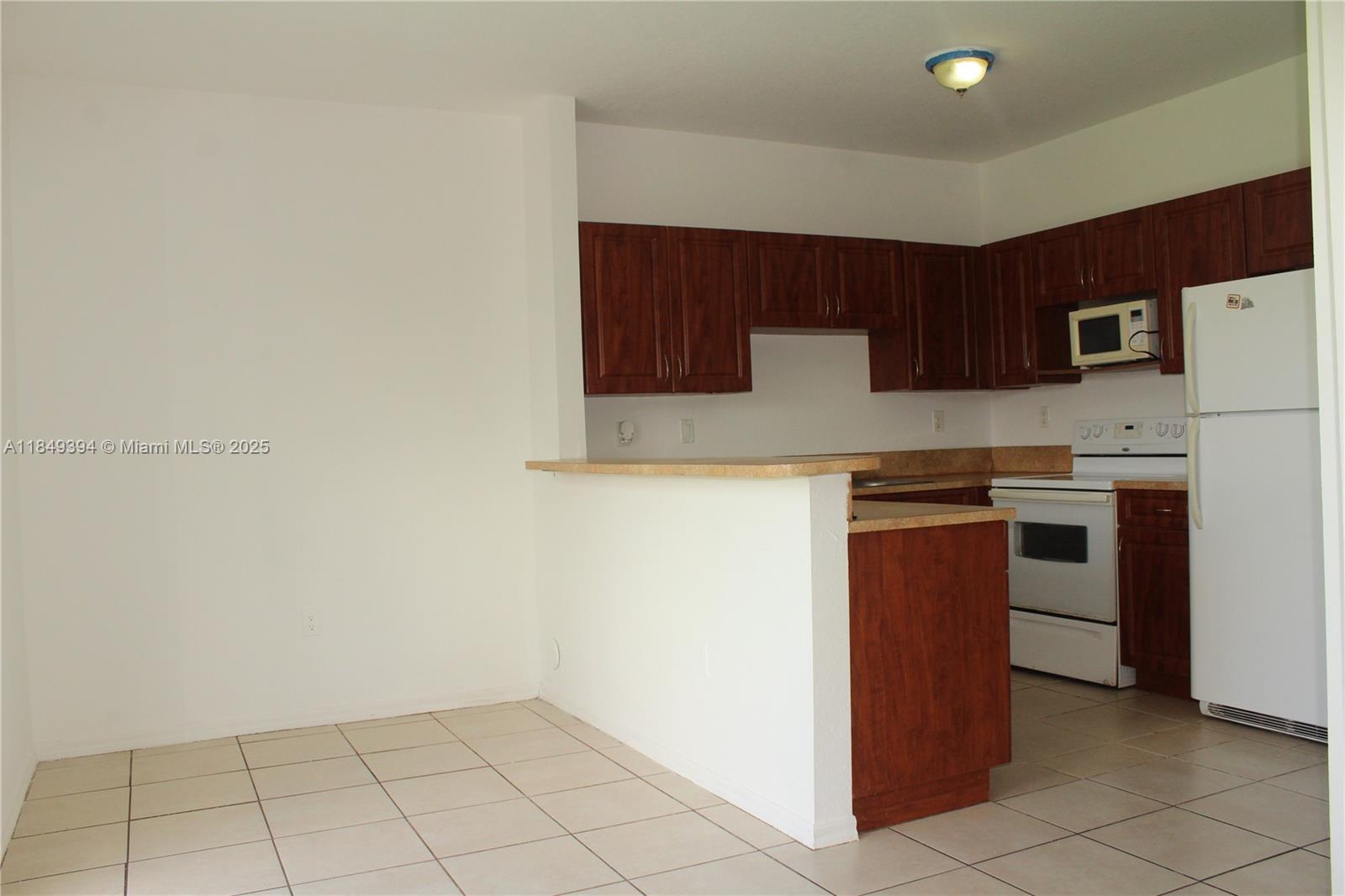 EUREKA PALM GARDEN - Residential Lease