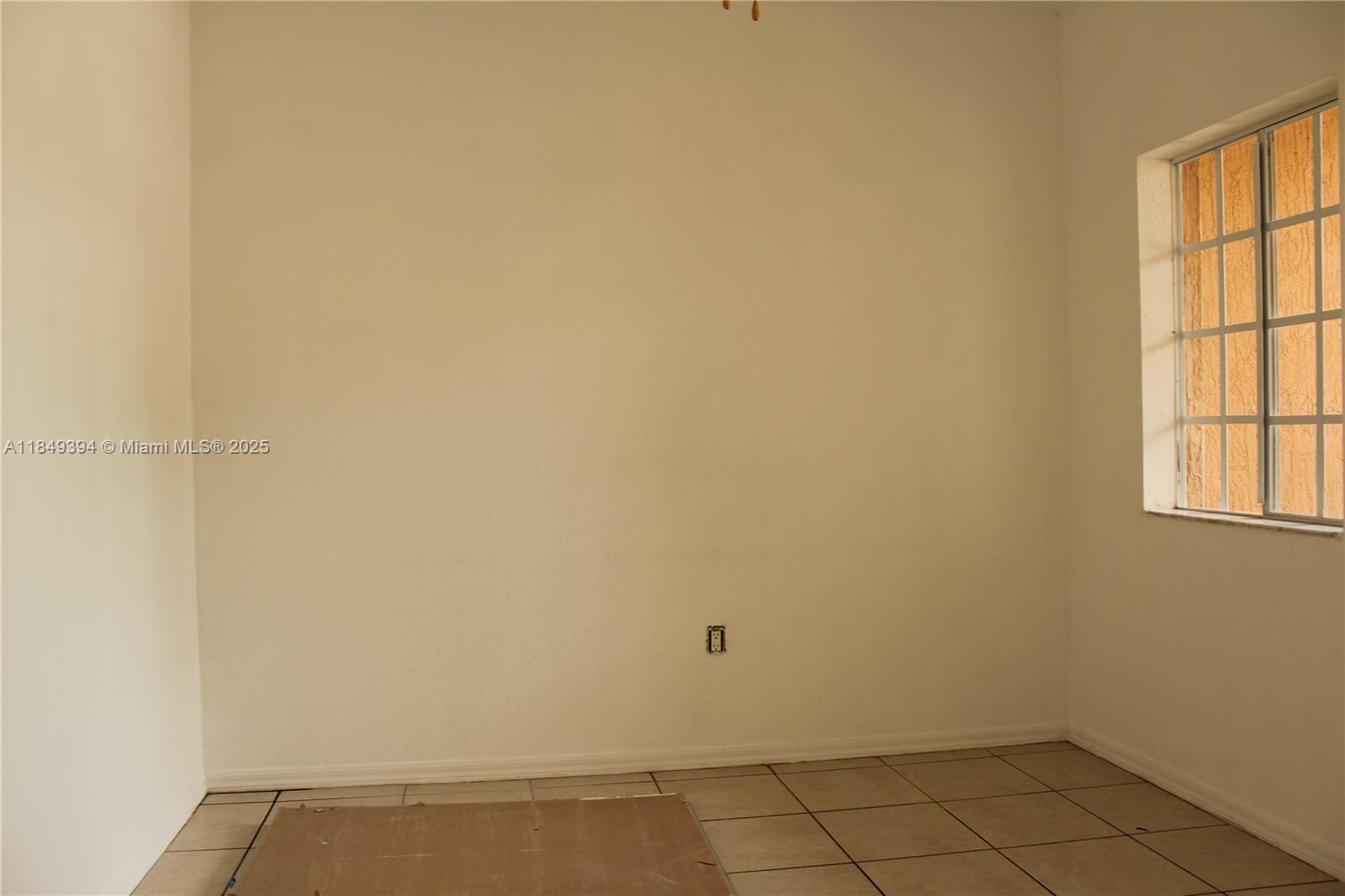 EUREKA PALM GARDEN - Residential Lease