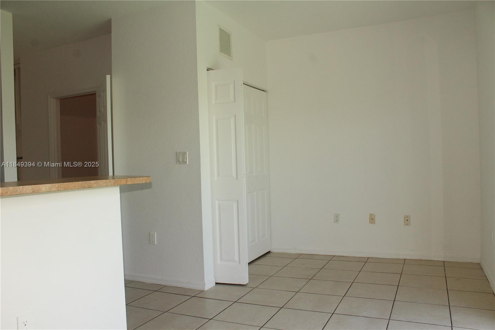 EUREKA PALM GARDEN - Residential Lease