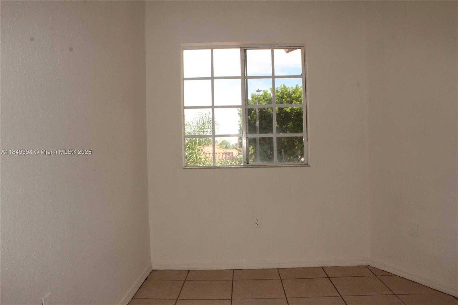 EUREKA PALM GARDEN - Residential Lease