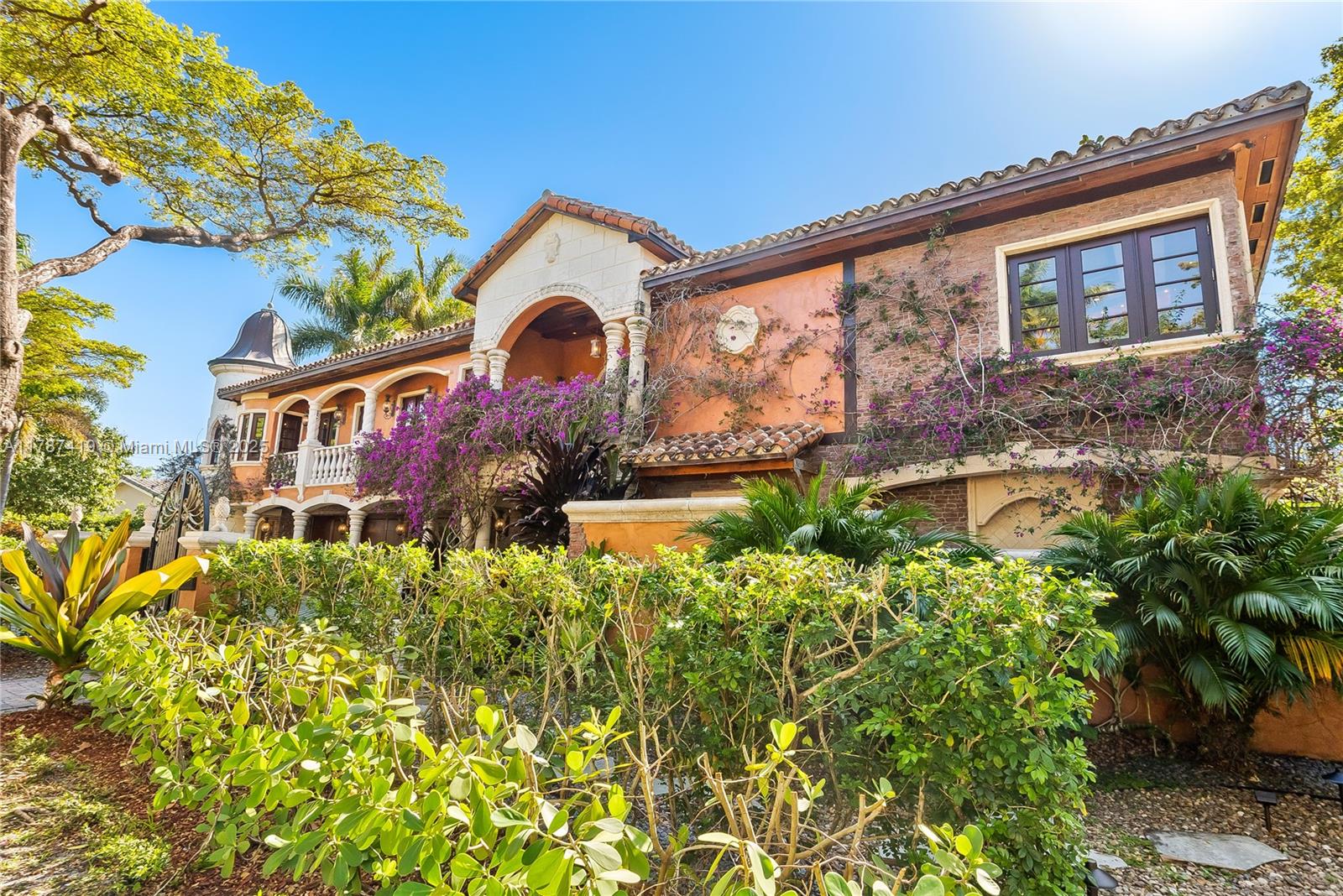 SUNRISE KEY - Residential