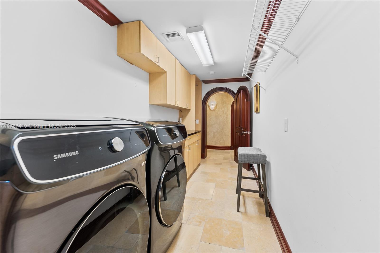 SUNRISE KEY - Residential