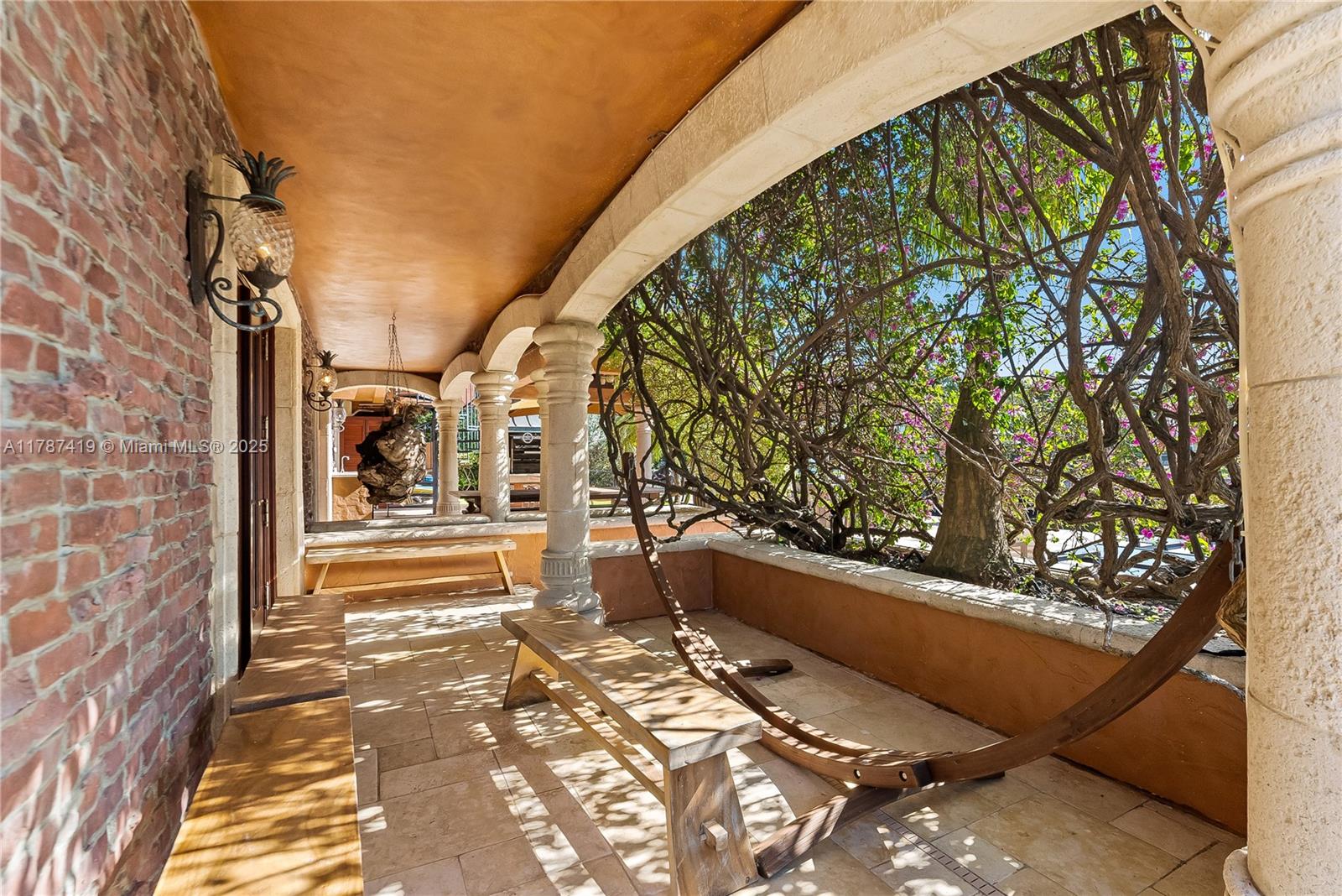 SUNRISE KEY - Residential