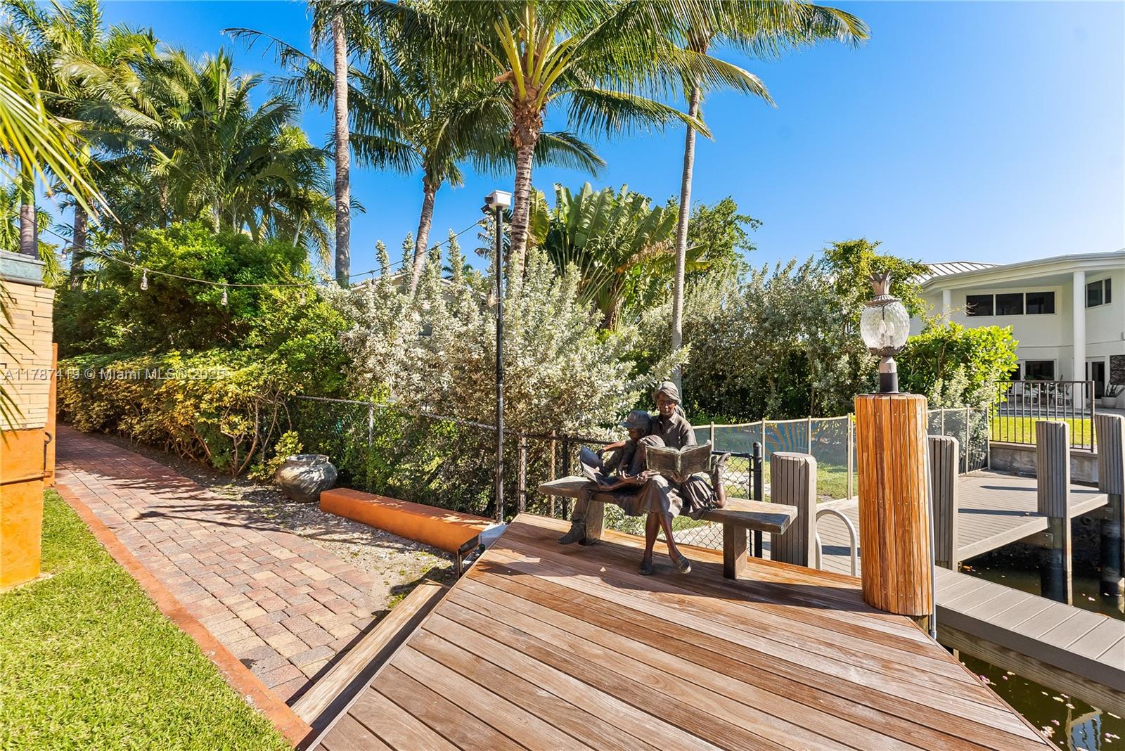 SUNRISE KEY - Residential